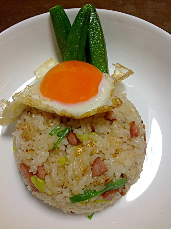 Garlic fried rice for breakfast🍴🍚😃 ニンニク チャハン|Miki Jorierose Obispoさん