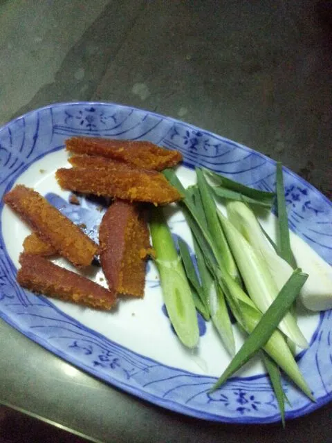 蒜苗烏魚子|來呷飯さん