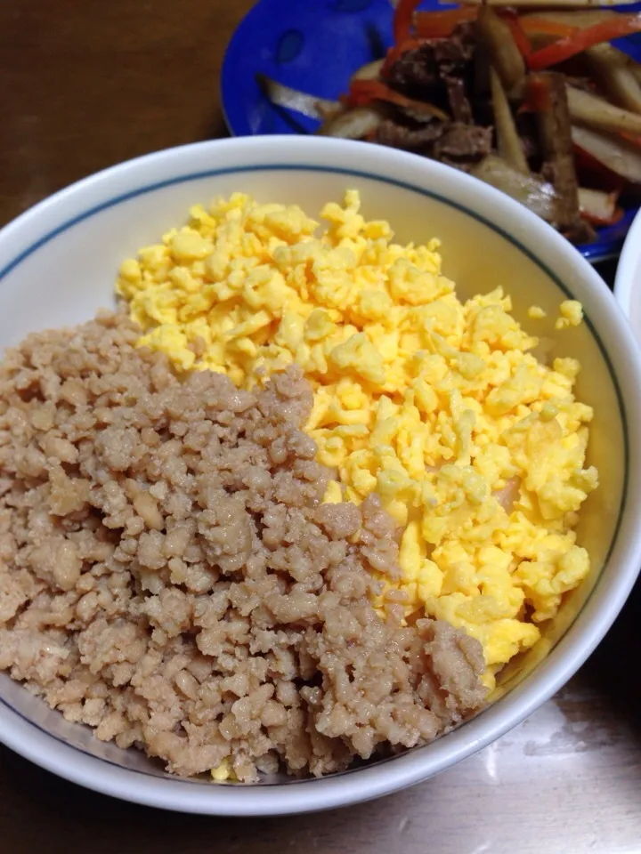 鶏そぼろの二色丼(^^)|こうじさん