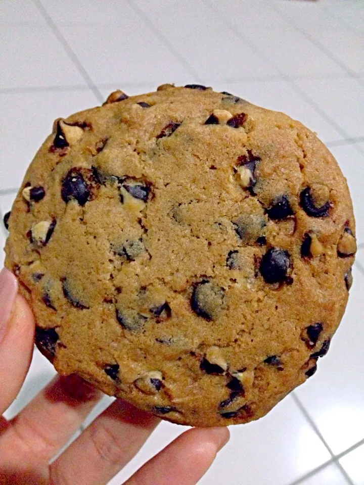 Snapdishの料理写真:Chewy Chocolate Chip Cookie|Pear Emeryさん