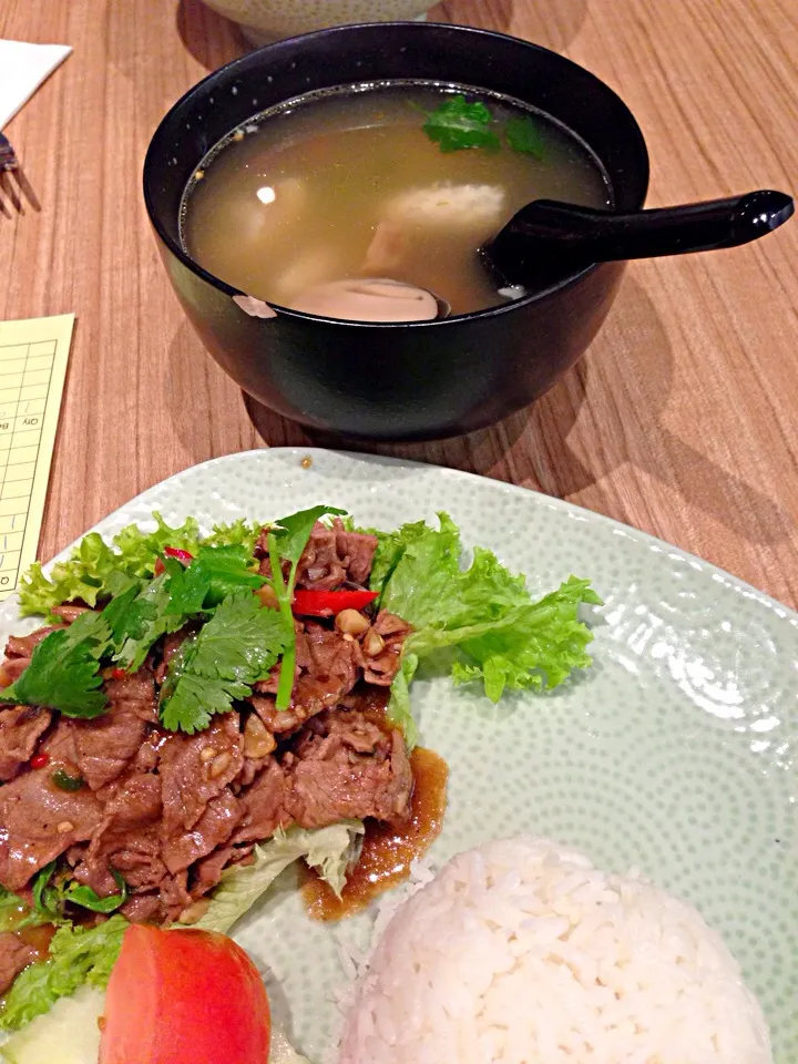 Thai basil Beef & Tom Yum soup|hweeyhさん