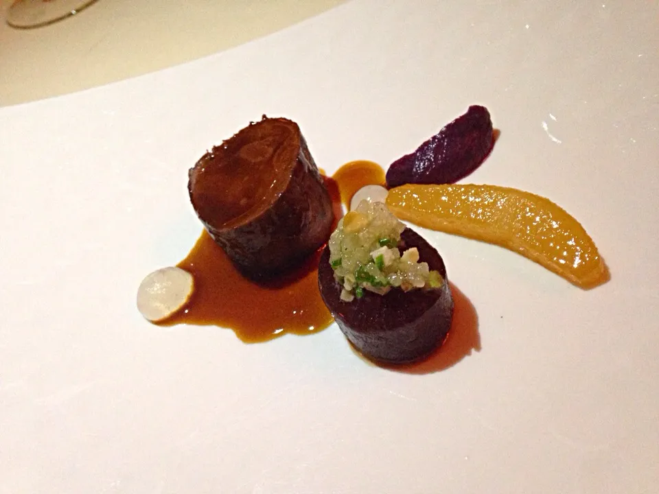 Loin of venison / red cabbage-pears / salsify-sake|Obeoom Jumsai Na Ayudhyaさん