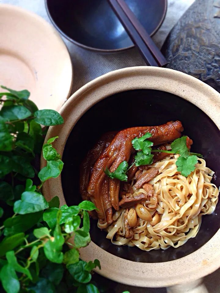 Braised duck feet,served with egg noodle|rick chanさん