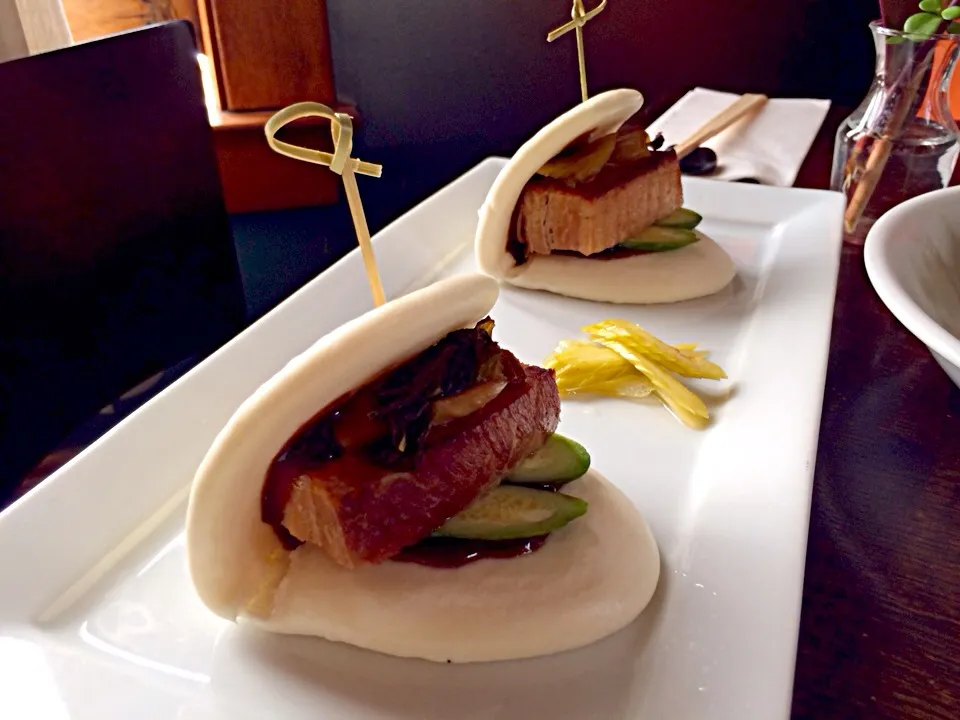 Pork belly buns at Nobuo|Azinde Pendentさん