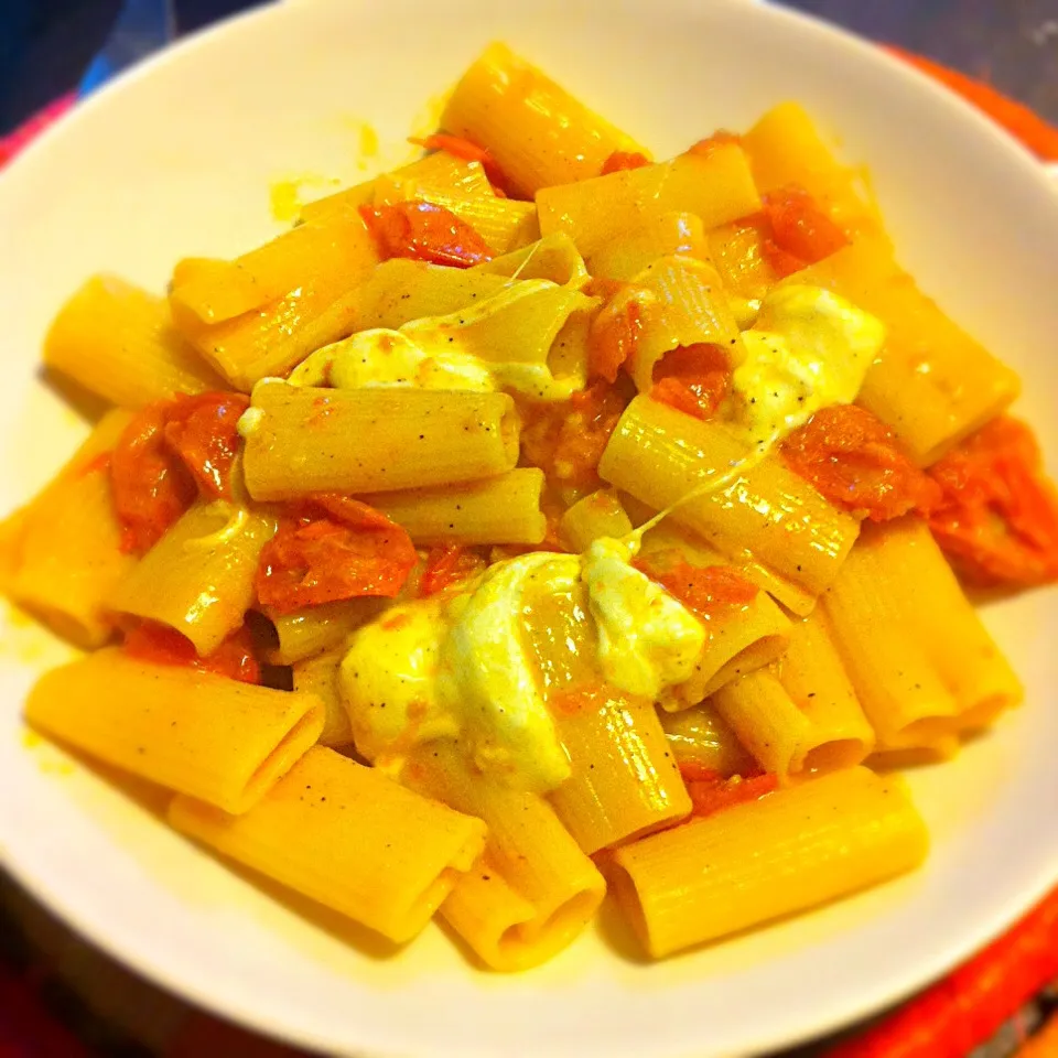 Pasta with cherry tomatoes & local mozzarella|Stefan Labuschagneさん