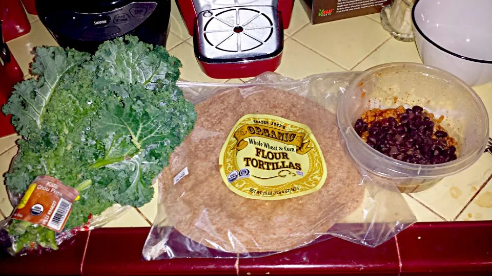 Snapdishの料理写真:ground turkey tacos with black beans and kale, wrapped in whole wheat and corn tortillas|Tiffany Wrightさん