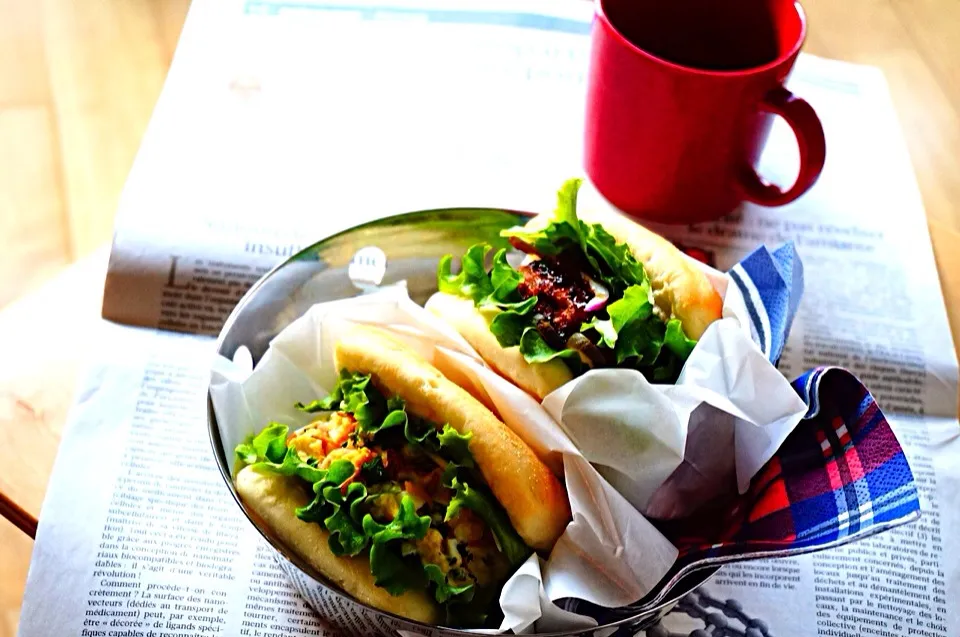 Snapdishの料理写真:煮込みハンバーグと玉子のオープンサンド|tacconcinaさん