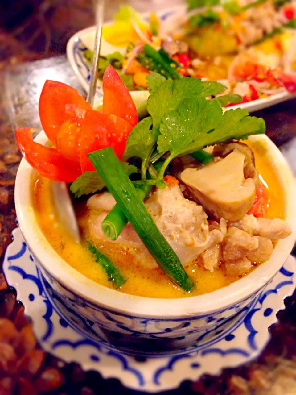 Snapdishの料理写真:Thai white curry with chicken|Bella Sirikamolmasさん