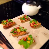 Smoked salmon bruschetta|leah atchleyさん