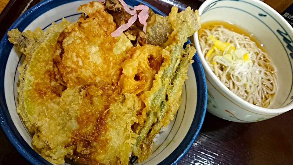 天丼とそば|Ayaka Yamaguchiさん