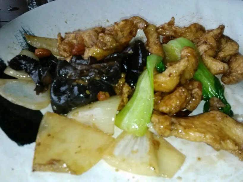 Snapdishの料理写真:chicken with cashew...thai dish|rizaldy rodriguezさん