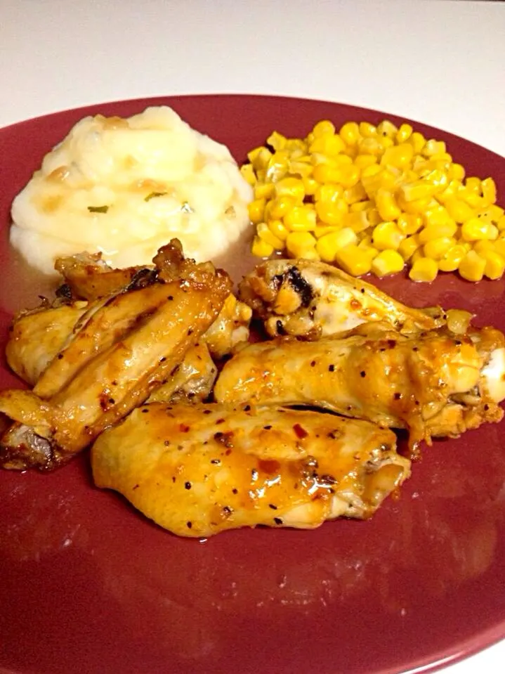 Spicy Lemon Peppered Chicken wings & Mashed potato with turkey gravy & Buttered Peppered Corn|Amaris Anterさん