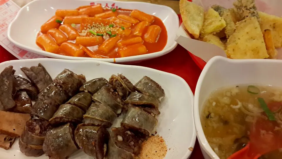 Snapdishの料理写真:떡볶이&순대&튀김
Good:)|In youngさん