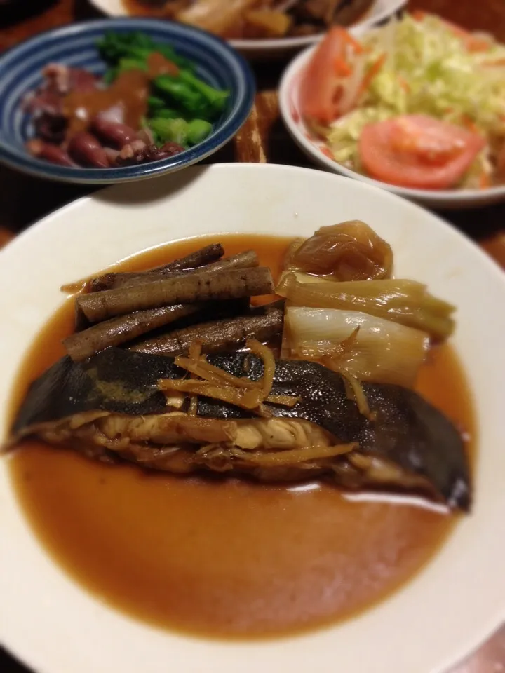 Snapdishの料理写真:カレイ煮付け、菜の花とホタルイカ酢味噌あえ、コールスロー|raku_darさん