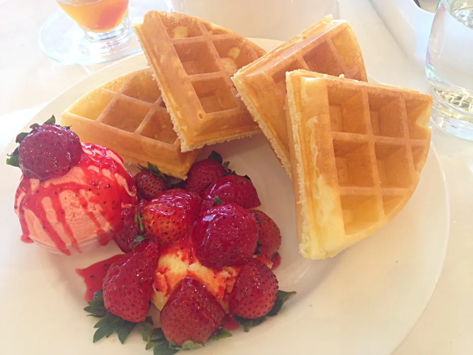 Strawberry waffle|liliさん