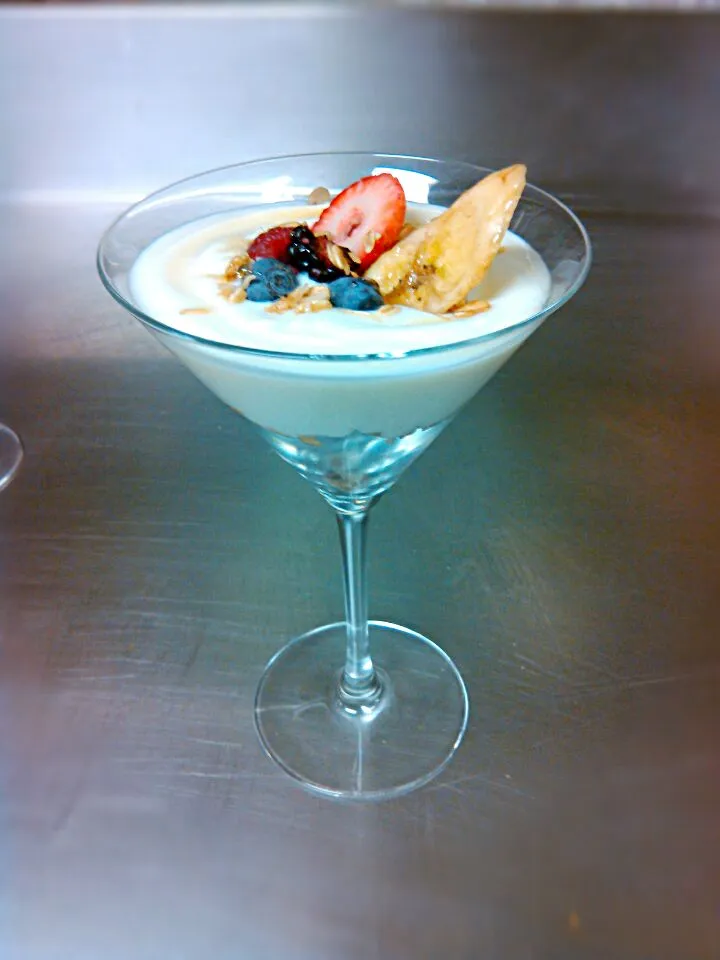 Snapdishの料理写真:fresh granola and honey yogurt parfait with berries and dried fruit|Tasha Jonesさん