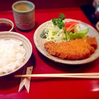 Snapdishの料理写真:豚カツ定食@藍|liukzsさん