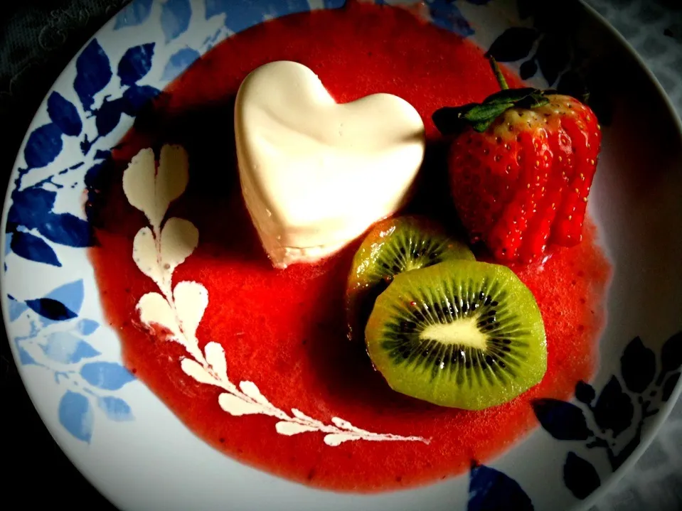 Panna cotta Yogurt with Strawberry sauce.|Eveさん