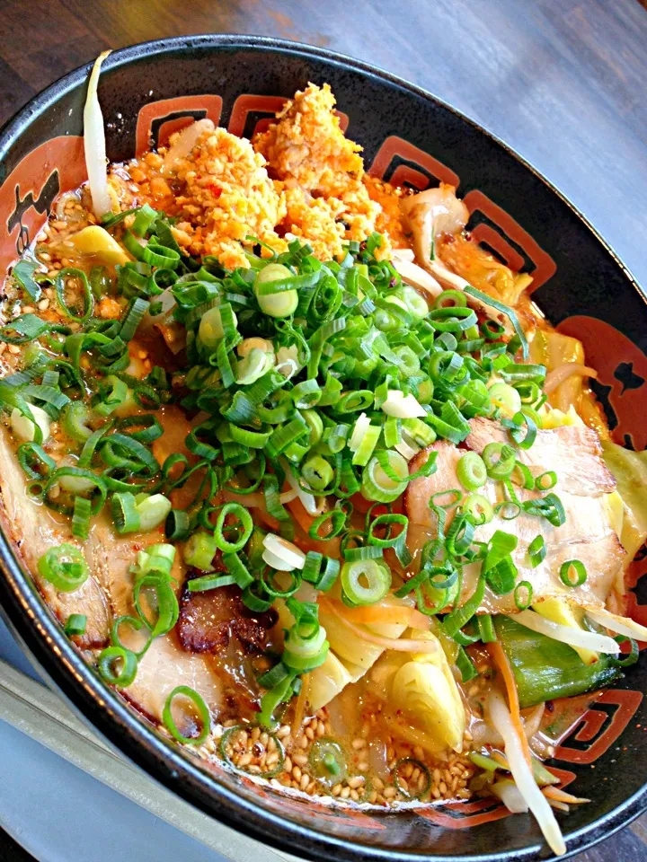 Snapdishの料理写真:炒め野菜たっぷりラーメン、辛味３のピリカ|ハルさん