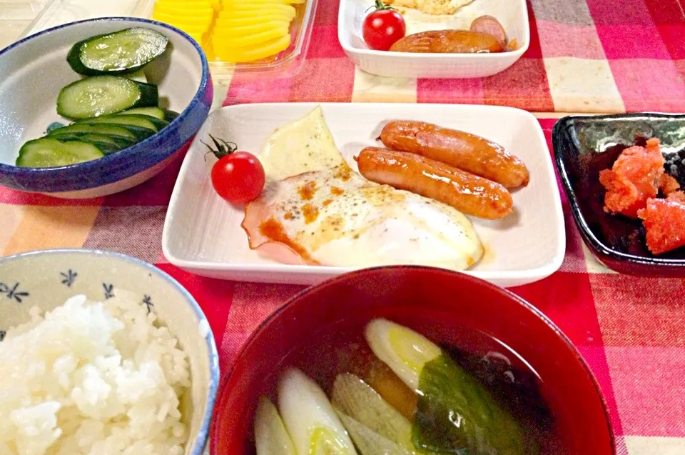 朝ごはん♪久々にしっかり焼いた目玉焼き( ^ω^ )|ひかるんさん