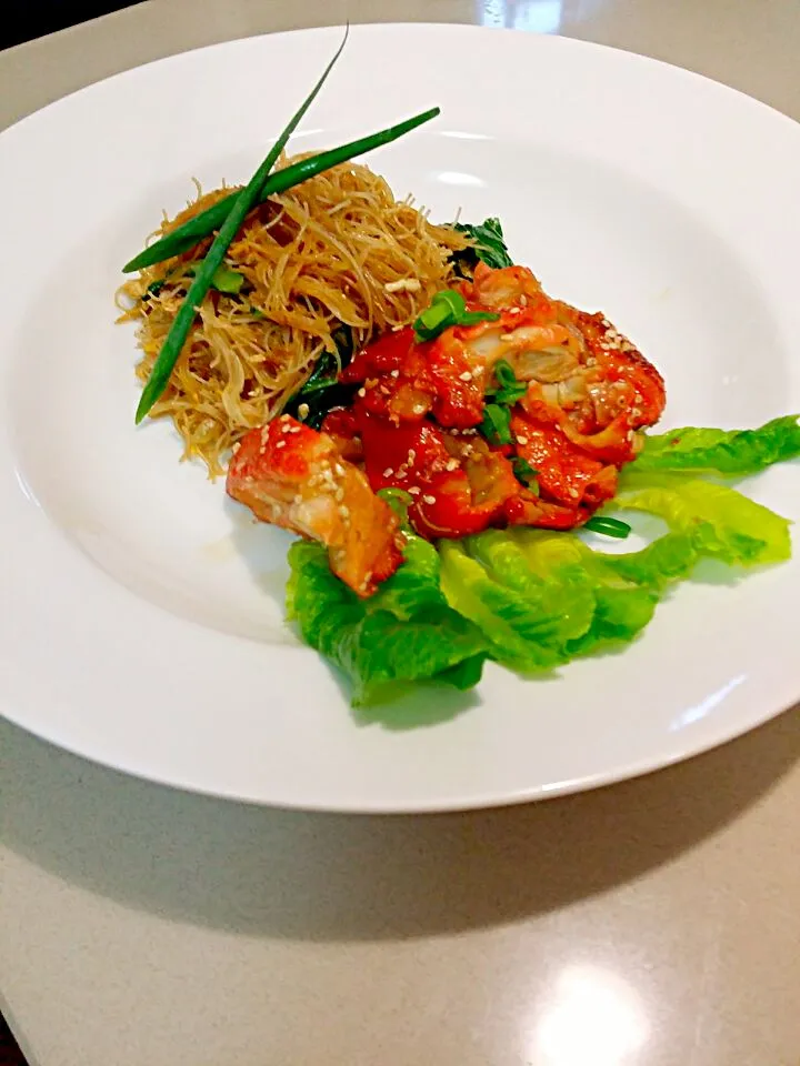 BBQ Sesame Chicken with Stir fried Bi hung Noodle(Thin Rice Noodle).|Joey Tavares Limさん