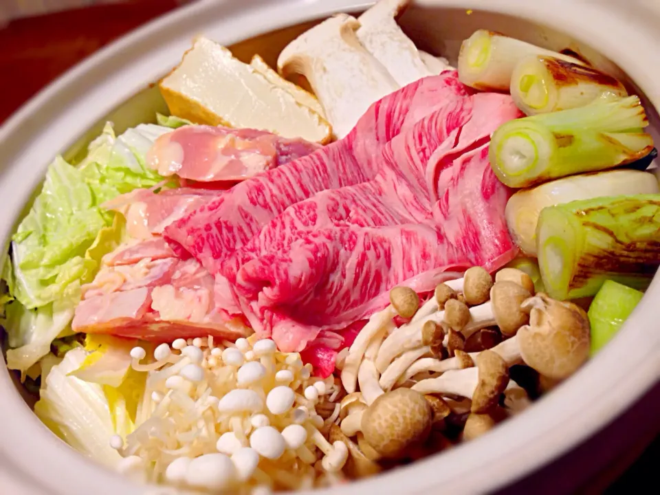 鶏と牛の白うどんすき🍲|おかっぴーさん