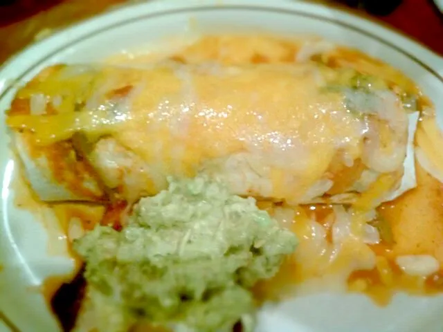 Flank steak burrito with guacamole.|Jiraphon Gさん