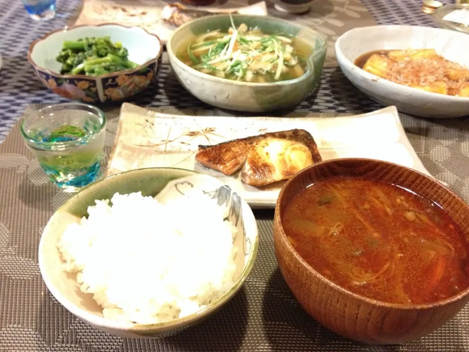 Snapdishの料理写真:菜の花の辛子和え、水菜の煮浸し、豆腐の揚げ浸し、ブリの酒粕焼き！|amiさん