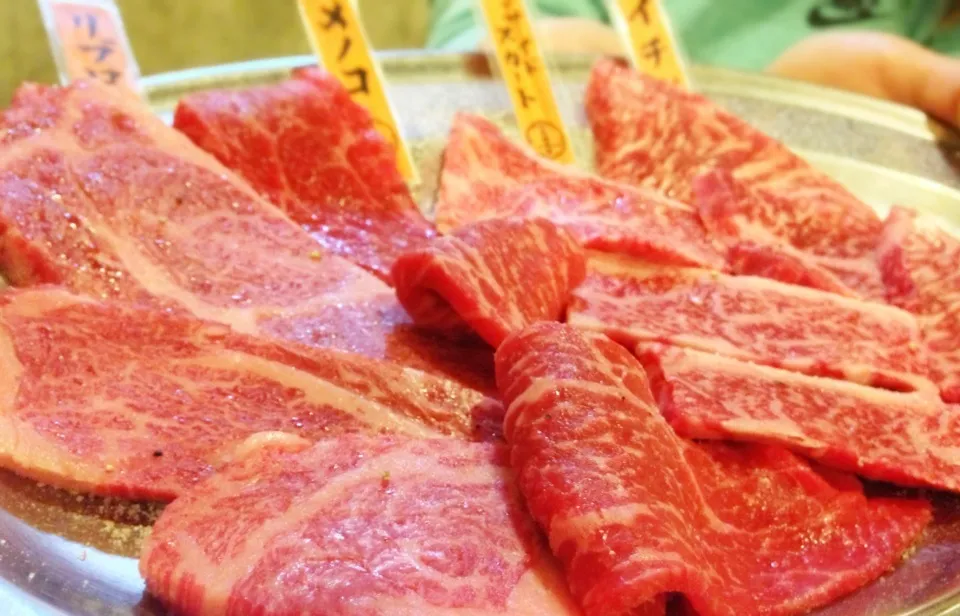 大雪で何にもできないので肉を食しに。5日ぶりにまともにごはん食べれた…|Ken Kitamuraさん