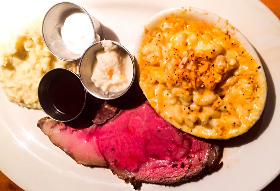 Prime Rib with Garlic Mashed Potatoes and Mac n' Cheese from Black Angus|sooprcoolchicaさん