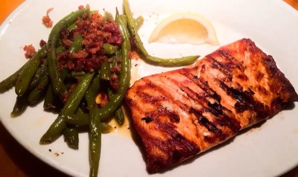 Snapdishの料理写真:King Salmon and Green Beans with Bacon from Black Angus|sooprcoolchicaさん