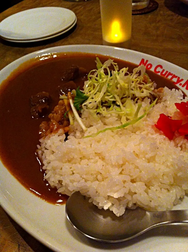 カレーカフェのビーフカレー(๑´ڡ`๑)|ペロリさん