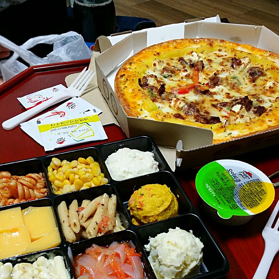 Snapdishの料理写真:pizzahut!|심은정さん