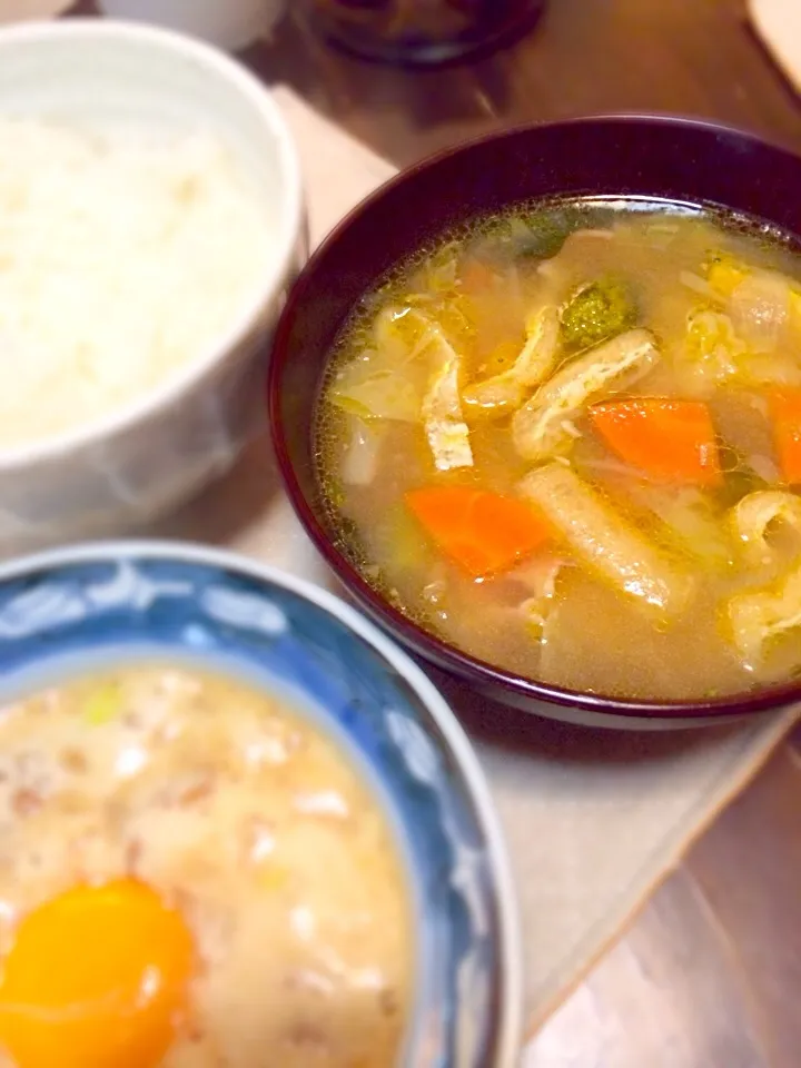 Snapdishの料理写真:吉野亜矢子さんの！野菜たっぷりスープうどん、かーらーのー味噌汁ˉ̞̭ ( ›◡ु‹ ) ˄̻ ̊|morimi32さん