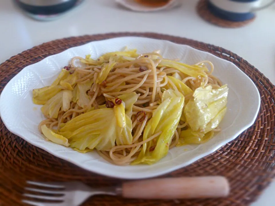 キャベツとアンチョビのパスタ|にゃろめさん