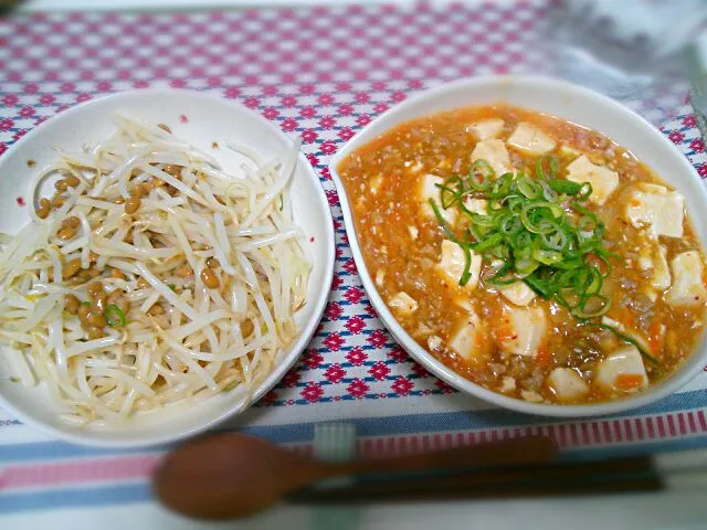 Snapdishの料理写真:キムチ麻婆豆腐ともやし納豆|Kaori  Kujiさん