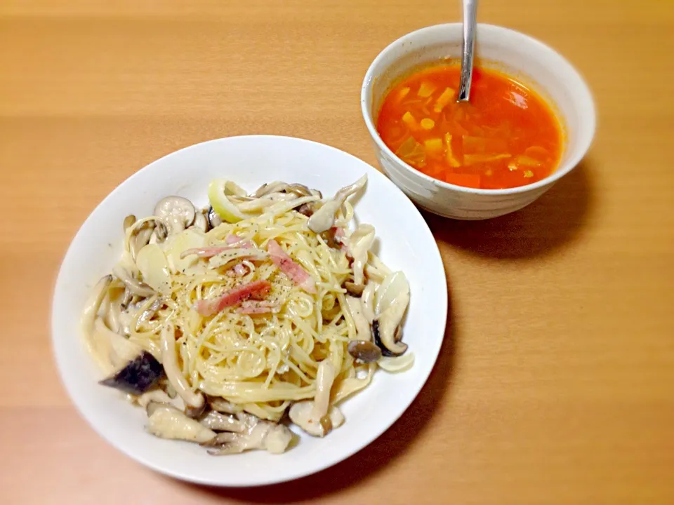 きのことベーコンのクリームパスタとミネストローネ(*^^*)|🍅Mom.さん