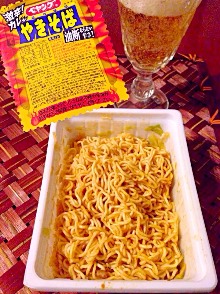 Spicy curry fried noodles at midnight🌙真夜中に激辛カレー焼きそばぁ〜ん🔥|🌈Ami🍻さん