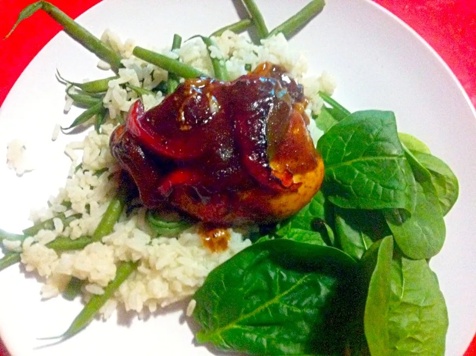 BBQ Chicken in Creole Sauce with red and green peppers, spinach, rice and green beans|Nicole Avisさん