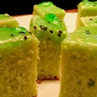 Green tea and Kiwi coffee cake squares.|Charlotte Thomasさん