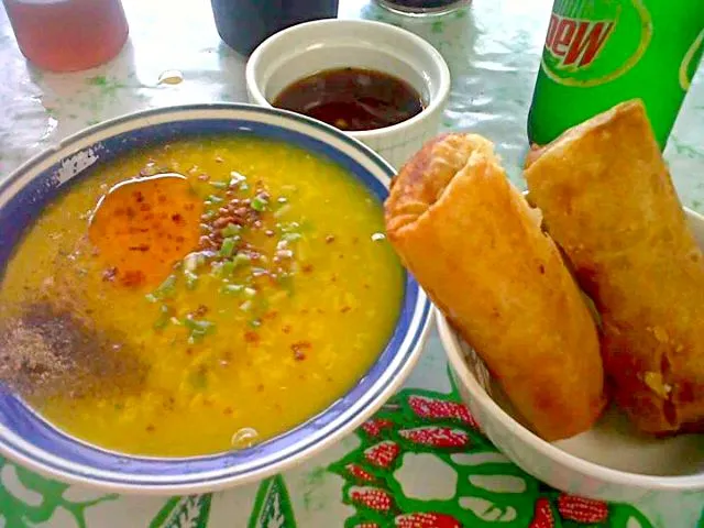 Filipino Breakfast: Lumpia & Lugaw|Dan Alfred Garcia Madriagaさん