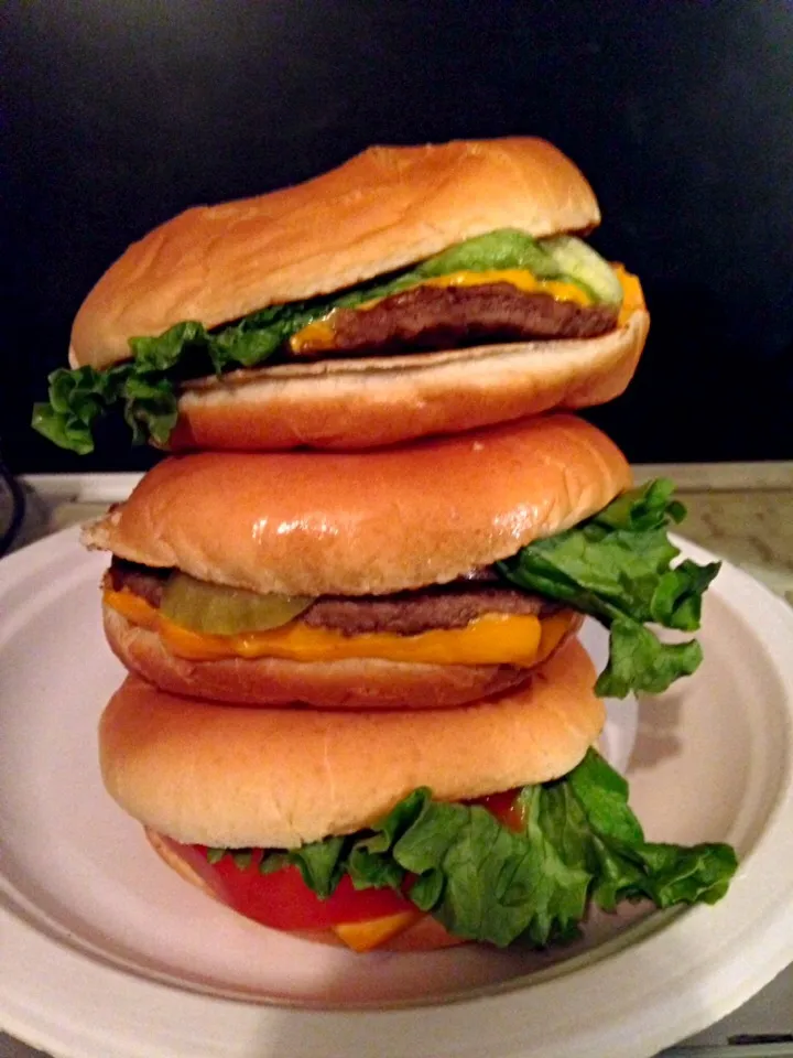 Triple-stacked Cheeseburgers|Sinjin Tigerさん