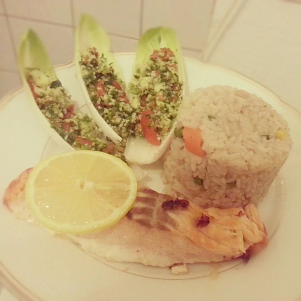 Baked salmon with vegetable rice served with Tabbouleh salad in chicory ship|Sittさん