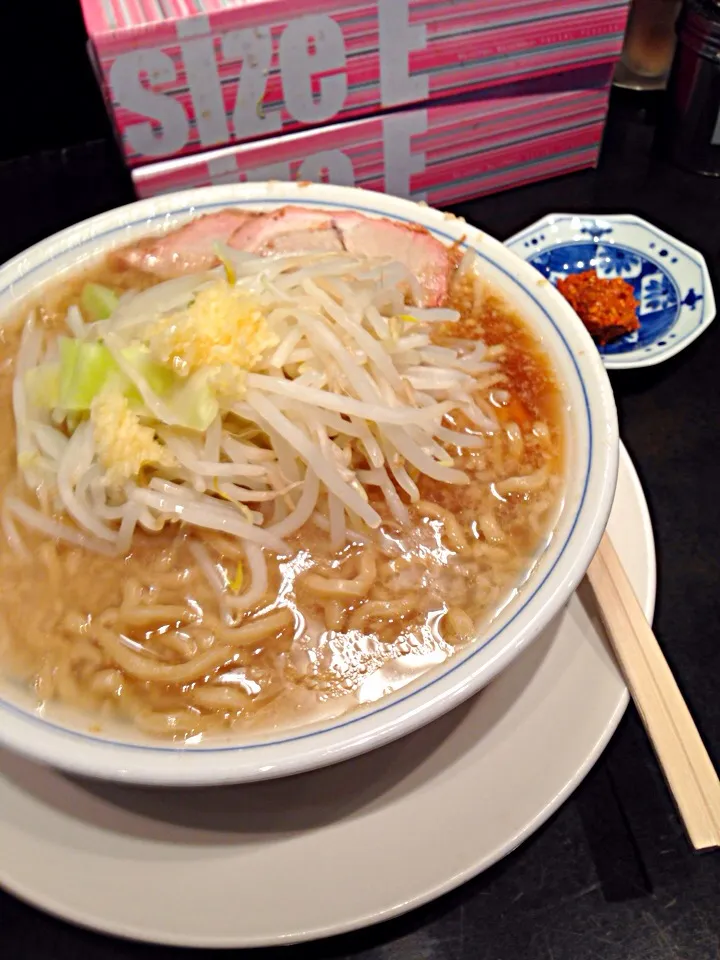 ラーメン小に自家製辛味醬トッピング|中華蕎麦 銀時さん