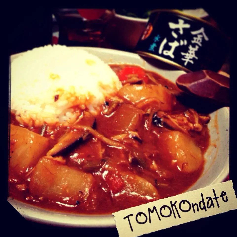 今日のトモコンダテはサバ缶で🐟🎵大根とキノコと鯖のカレー🍛🍴✨|🇯🇵ともこちゃん。さん