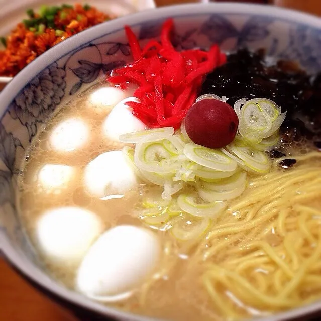 Snapdishの料理写真:お家らーめん寒干しラーメン「山頭火」と万能の素を使った炒飯|あぃあぃさん