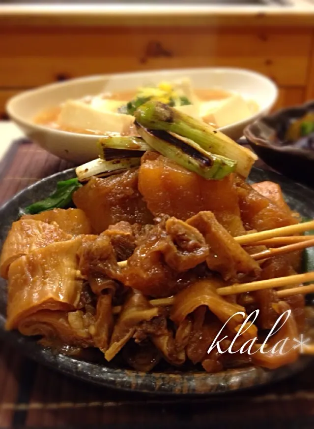 大根と牛スジの味噌煮😋|くららさん