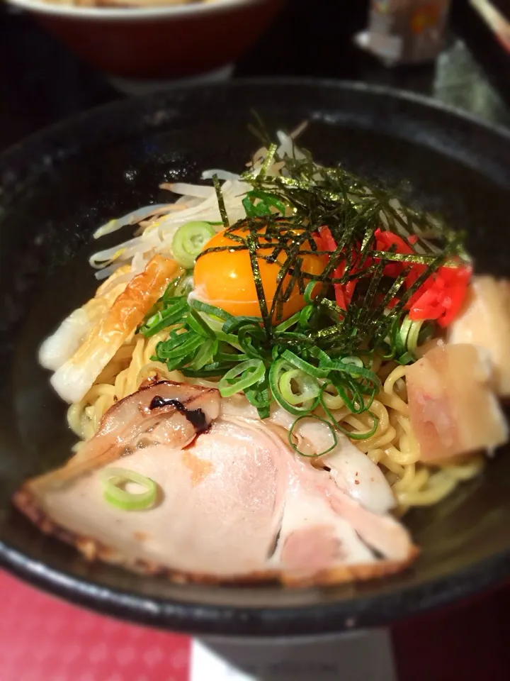 西江商店 タベトン醤油月見まぜラーメン|ぐーぐーCobeさん