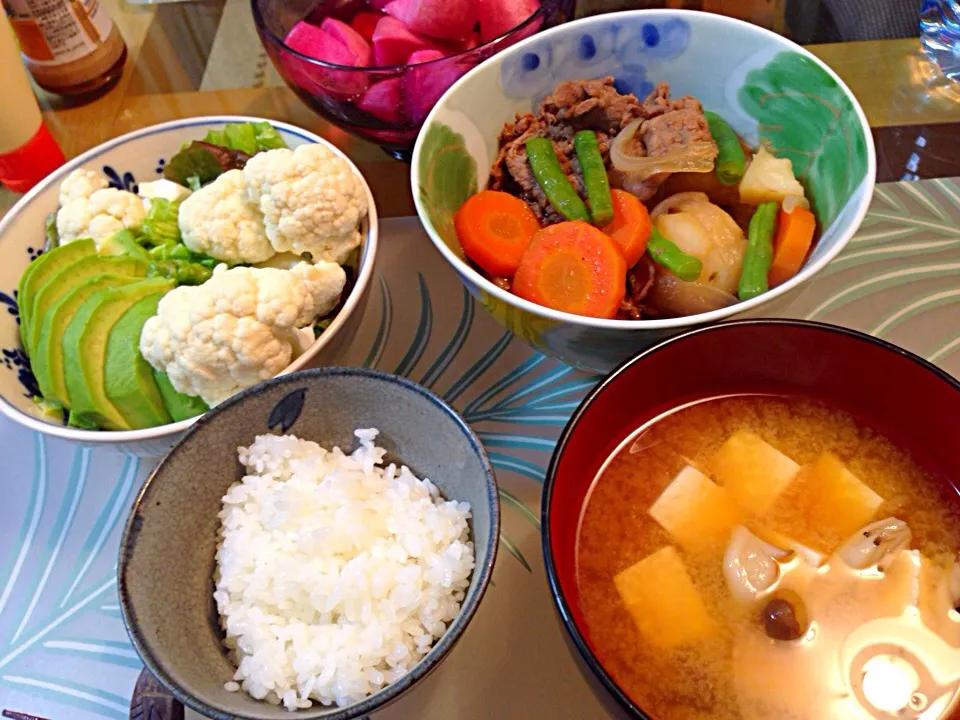 夕食！！ 肉じゃが、サラダ、豆腐＆シメジのお味噌汁|Tomokoさん