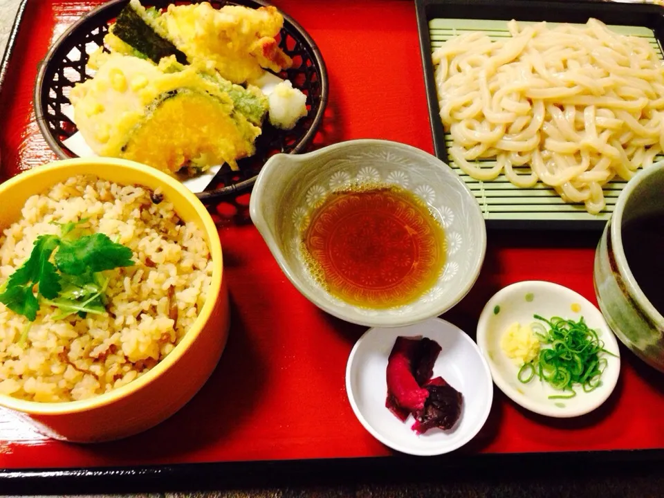 鶏ごぼうご飯・天ぷら・うどん定食|aynyaynyさん